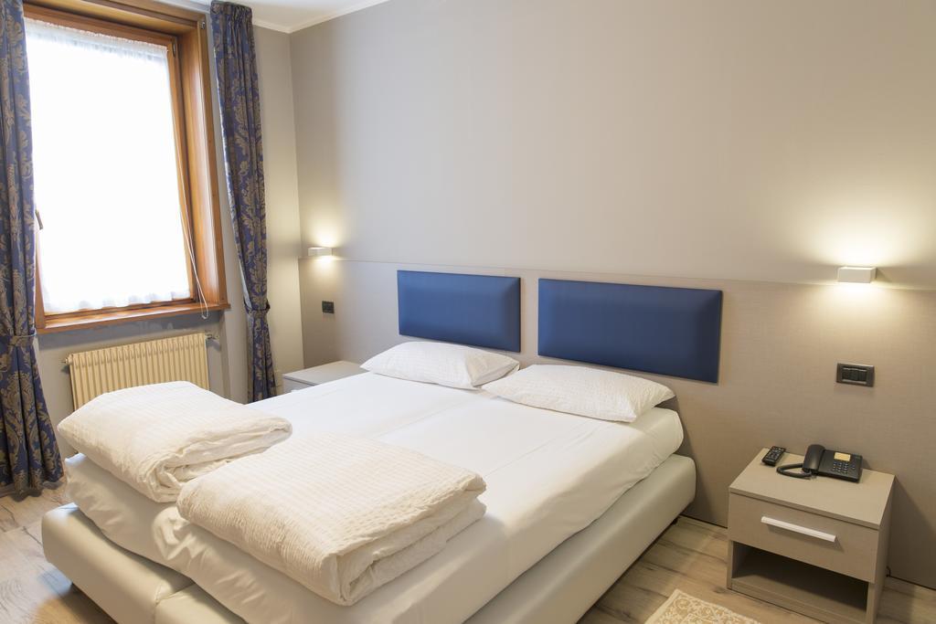 Albergo Montenegro Maniago Esterno foto