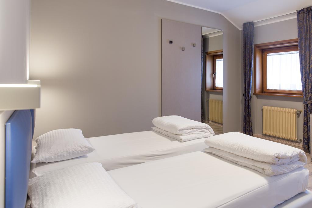 Albergo Montenegro Maniago Esterno foto