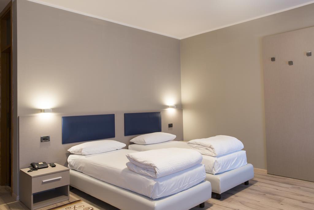Albergo Montenegro Maniago Esterno foto