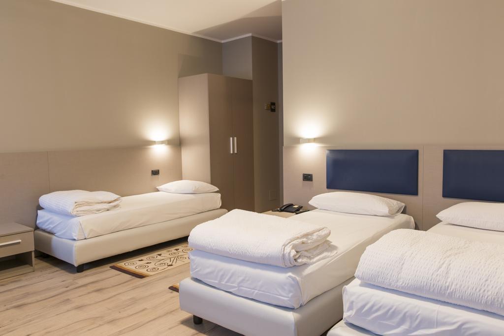 Albergo Montenegro Maniago Esterno foto