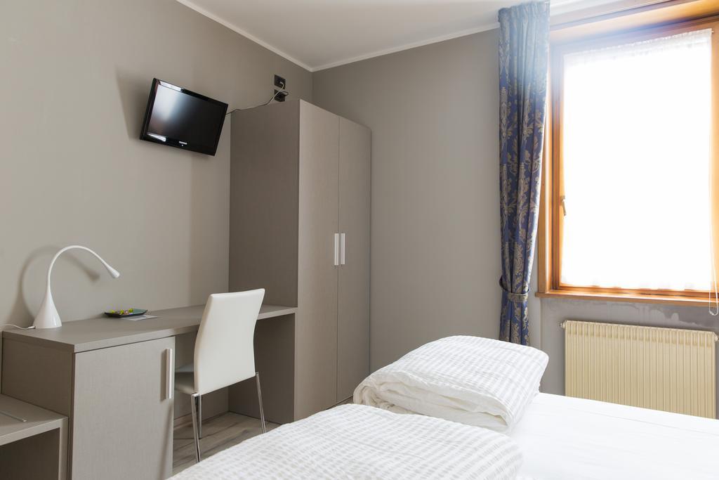 Albergo Montenegro Maniago Esterno foto
