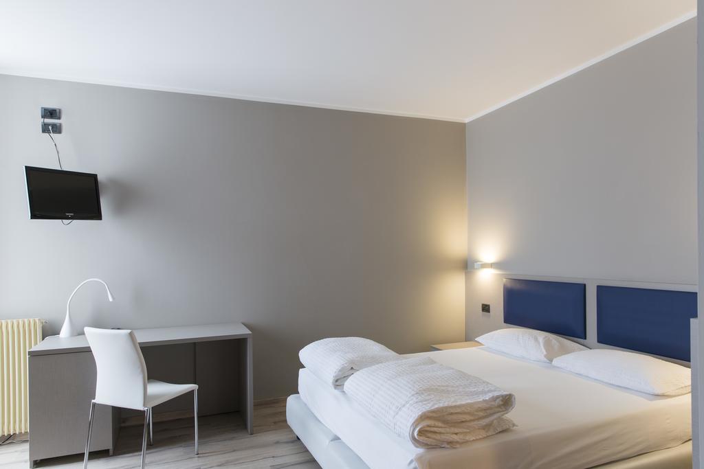Albergo Montenegro Maniago Esterno foto