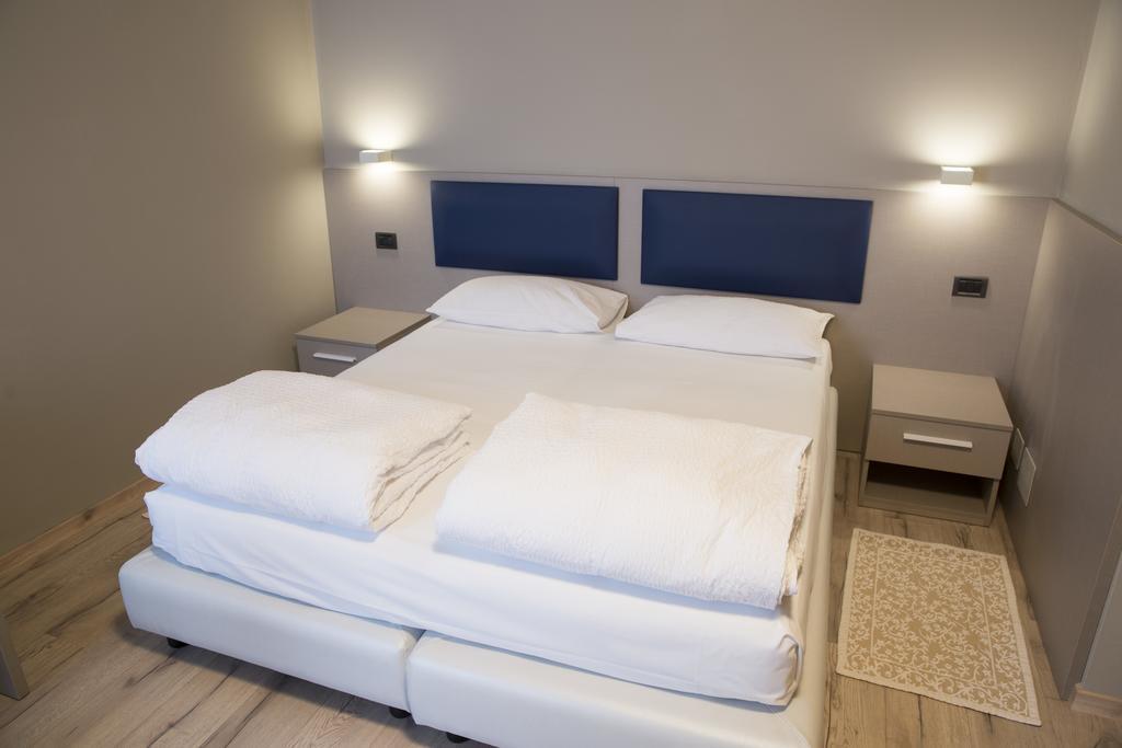 Albergo Montenegro Maniago Esterno foto